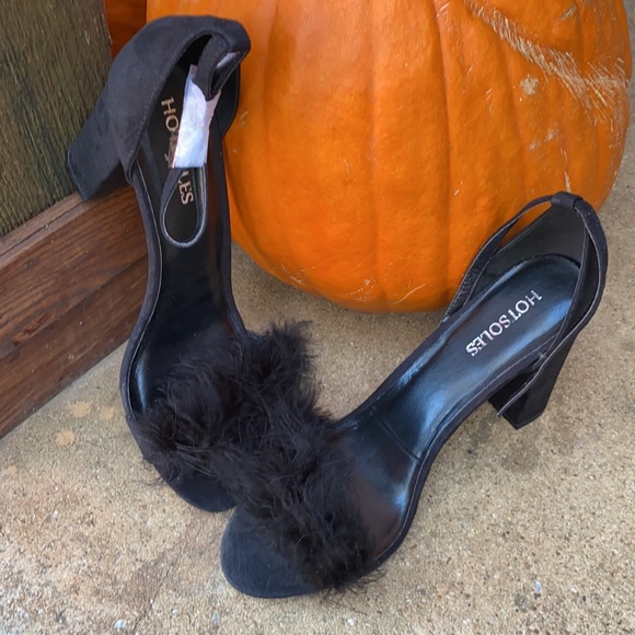 Women shoes - Picture 2 of 3